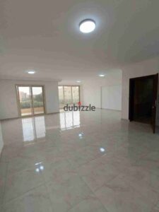 18,000 ج.م شقه للايجار 300 متر بالقرب من كمبوند حسن علام وطريق السويس