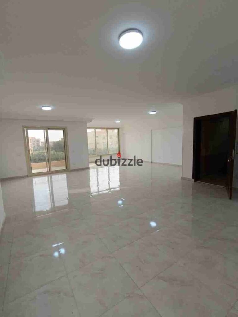 شقه للايجار 300 متر بالقرب من كمبوند حسن علام وطريق السويس 0