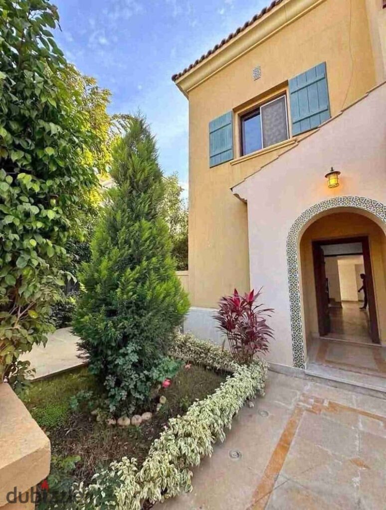 فيلا تاون هاوس جاهزة للمعاينة في استون بارك  • نوع الوحدة: فيلا تاون هاوس • المساحة: 235 م² • الموقع: استون بارك • الحالة: جاهزة للمعاينة  مميزات المشروع:  موقع مميز في قلب القاهرة الجديدة  تصميمات عصرية وتشطيبات فاخرة  مساحات خضراء ومسطحات مائية  نادي ري 0