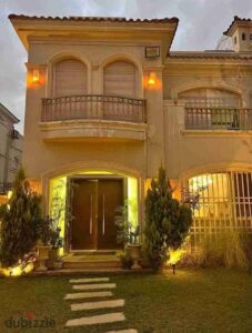 15,700,000 ج.م فيلا جاهزه للمعاينه في باتيو برايم فبو على الشارع و لاند سكيب و متاح تخفيض على السعر في حاله الاتفاق • نوع الوحدة: فيلا • المساحة المبنية: 180 م² • الموقع: كمبوند patio prime • الحالة: جاهزة للمعاينة الفورية مميزات المشروع: موقع استراتيجي بالقرب من طري