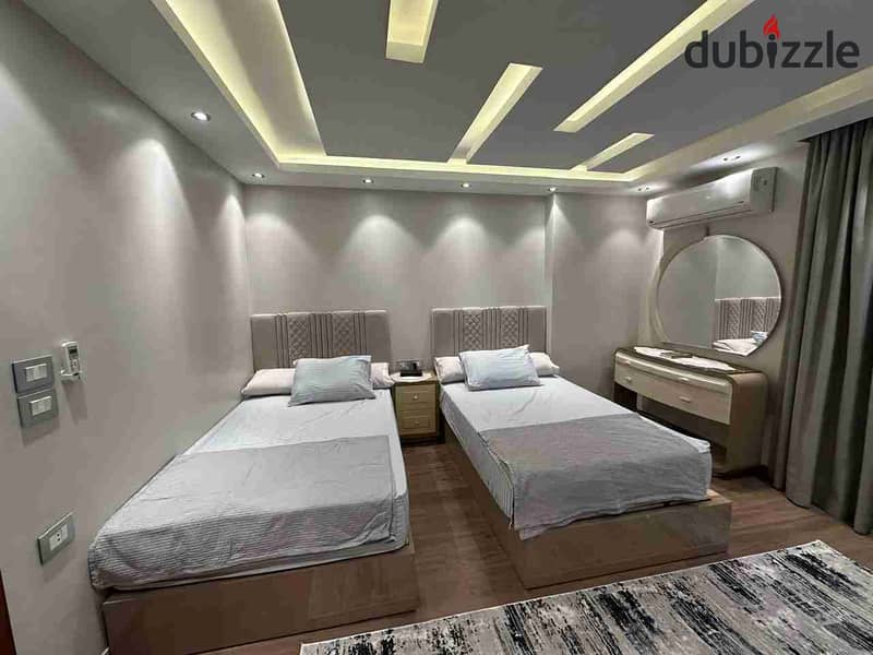 شقة فندقيه مفروشة تشطيب فندقي قرب فندق شيراتون للسكن الراقي والمميز 0