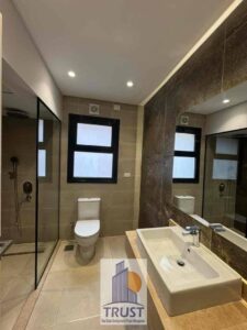 31,000 ج.م للإيجار في كمبوند فيلدج ويست درة بالتكييفات والمطبخ والأجهزة الكهربائية