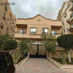 60,000 ج.م دور كامل ارضى بمدخل خاص بالتكيفات والمطبخ للايجار ادارى ب جنوب الاكاديميه