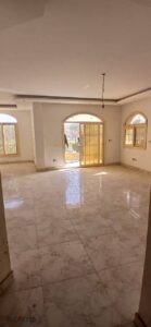 30,000 ج.م **شقة للإيجار – القاهرة الجديدة، التجمع الأول – فيلات البنفسج 3** **فيو مفتوح بالكامل على حديقة كبيرة** – موقع مميز جدًا بالقرب من الخدمات وا