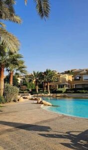 29,900,000 ج.م فيلا تاون هاوس للبيع داخل ارقي كمبوند تلال ايست في قلب الجولدن سكوير و متشطبه بالكامل الترا موردن بالتكييفات بتاعتها