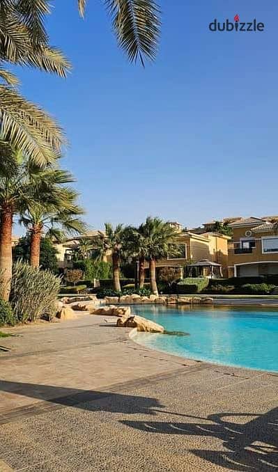 فيلا  تاون  هاوس  للبيع  داخل  ارقي  كمبوند  تلال  ايست  في  قلب  الجولدن  سكوير و متشطبه  بالكامل  الترا  موردن  بالتكييفات   بتاعتها 0