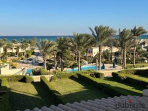 7,680,000 ج.م بنتهاوس للبيع في LA VISTA 7 استلام فوري و متشطب بالكامل بالتكيفات والمطبخ الترا موردن