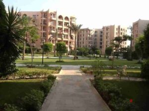 30,000 ج.م للايجار شقه ٢٠٠ متر ٤ غرف نوم فى الرحاب