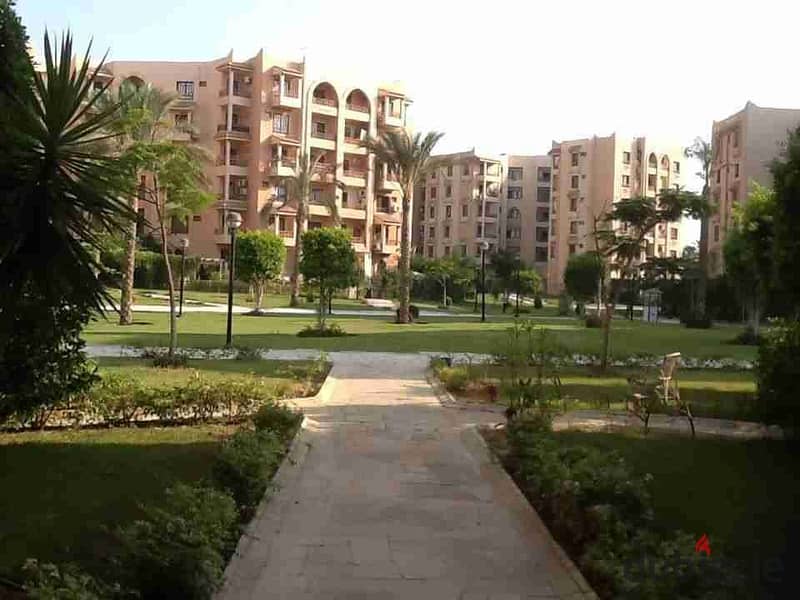 للايجار شقه ٢٠٠ متر ٤ غرف نوم فى الرحاب 0