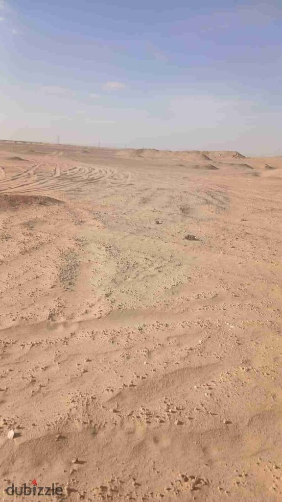 قطعه أرض ٥ فدان الوادي الاخضر في قطاع ١٠ للبيع بسعر مميز 0