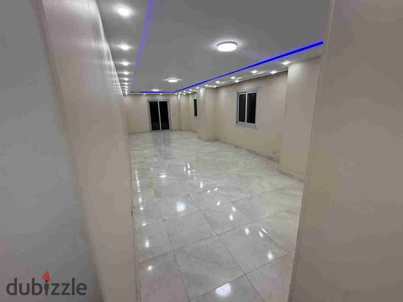 شقه للايجار على مفتاح شارع عبد العزيز 0