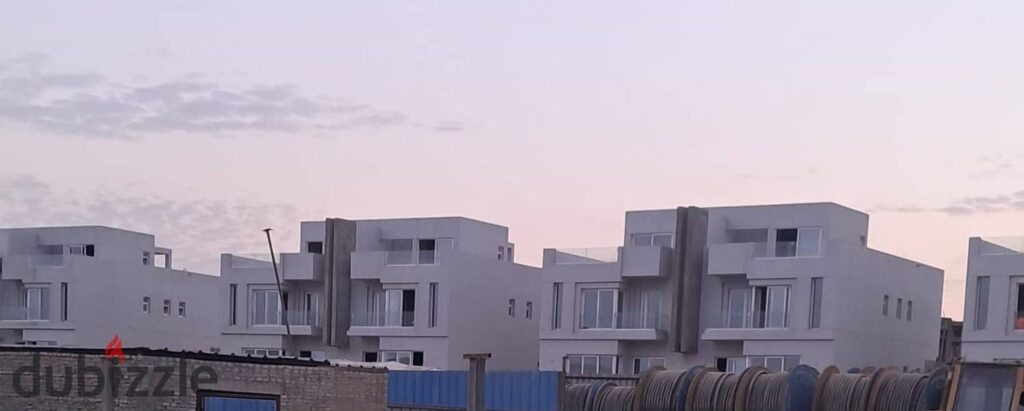 شقة بمساحة فيلا وبجاردن فى ليفيلز ديونز بجانب باتيو فيرا أمام بيفرلى هيلز | سعر مميز Dunes V Levels 0