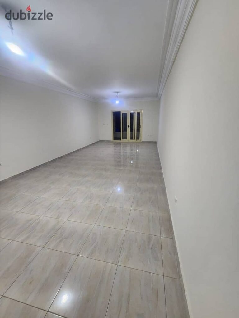 شقه للبيع بكمبوند الخمائل بالشيخ زايد بجوار هايبر وان 0