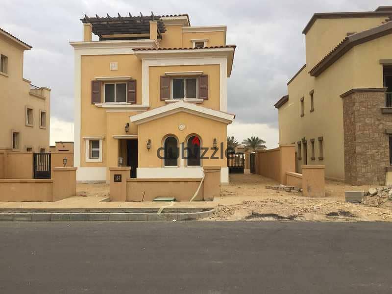 فيلا توين هاوس ريسيل جاهزه ع السكن موقع مميز للبيع في كمبوند ميفيدا اعمار Mivida Emaar 0