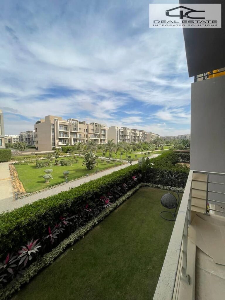 شقة ٢٠٥ متر للإيجار في فيفث سكوير المراسم بالمطبخ والتكيفات | موقع مميز 0