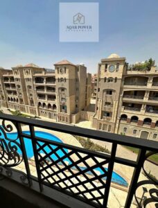 5,900,000 ج.م شقة استلام فوري في قلب التجمع الخامس امام هايد بارك كمبوند Rock vera في الجولدن أسكويردقايق من شارع التسعين و دقايق من الجامعة الامريكية