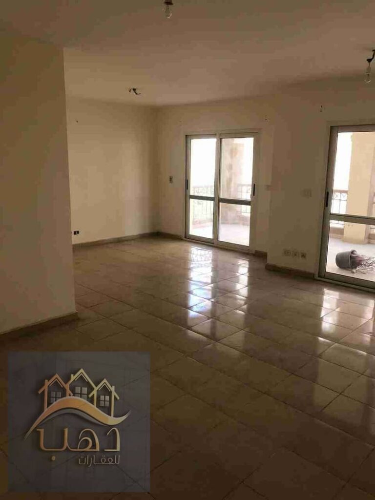 شقه للايجار قانون جديد بال b3  مساحه 183 متر بجوار للثاوث مباشره  خطوات للخدمات المجموعه   عباره عن 3 نوم + 3 حمام منهم غرفه ماستر   مجموعه 34 ارقى واجمل مراحل مدينتى  فيو جاردن دور اول  للتواصل والاستفسار 01111405601  محمد جمال شركه دهب للتسويق العقاري ب 0