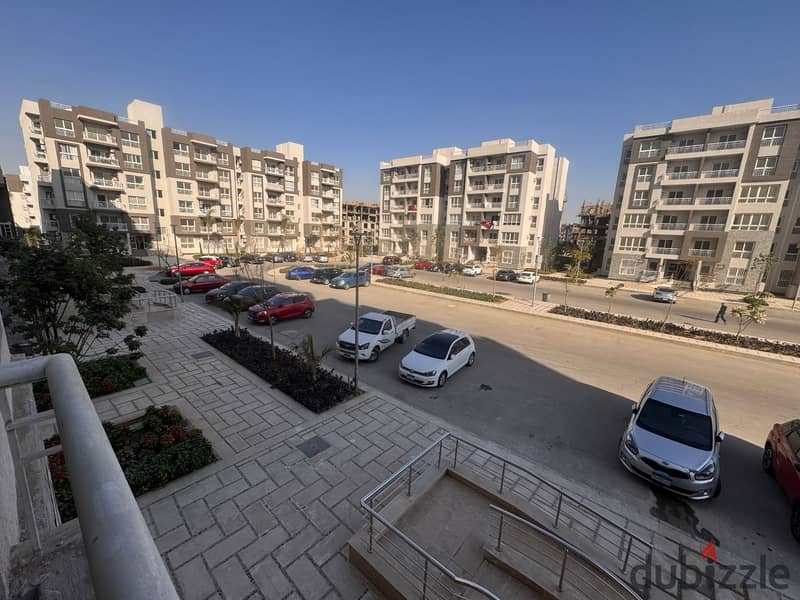 شقه للايجار في مدينتي 74م B12 0