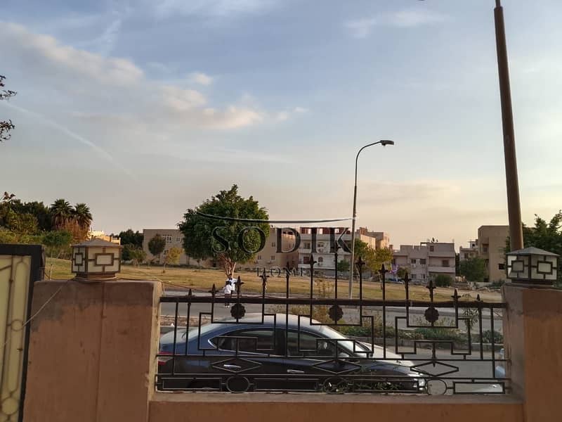 شقة سوبر لوكس على ڤيو جاردن مفتوح في الحي الخامس لوكيشن مميز بالقرب من كومباوند هاي سيتي دور اول مساحة 200 متر 0