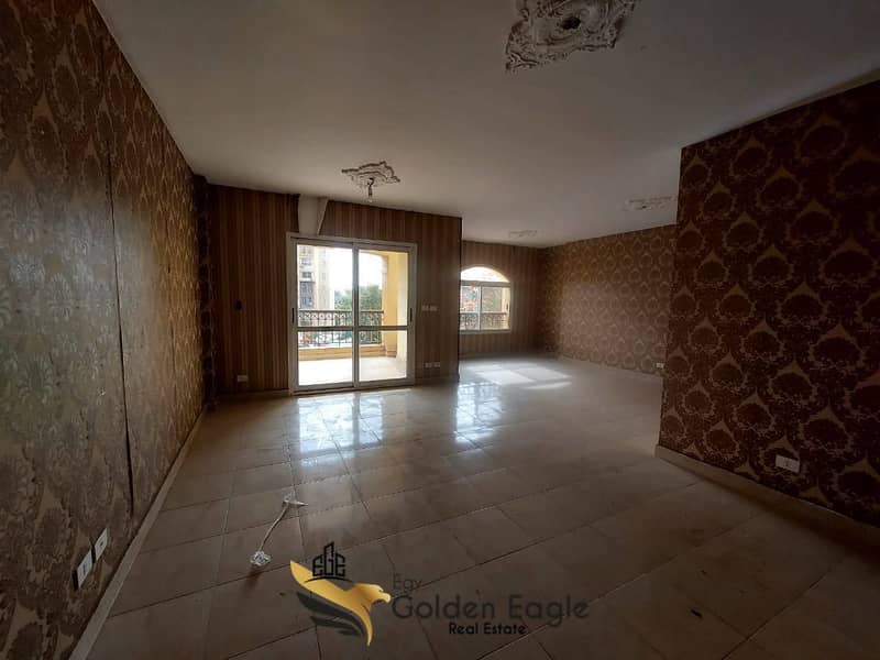 متاح شقة 175متر للبيع في مدينتي B1 0