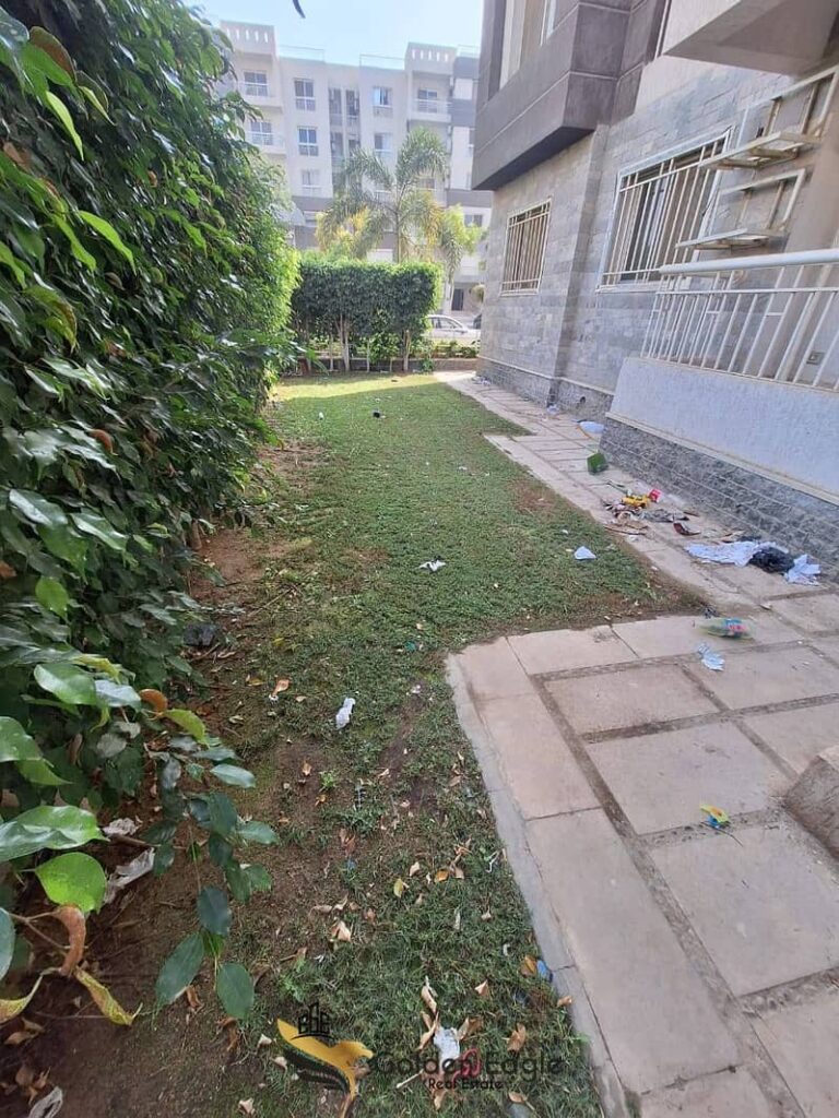 متاح  شقة للبيع ارضي بحديقة في مدينتي – B12 0