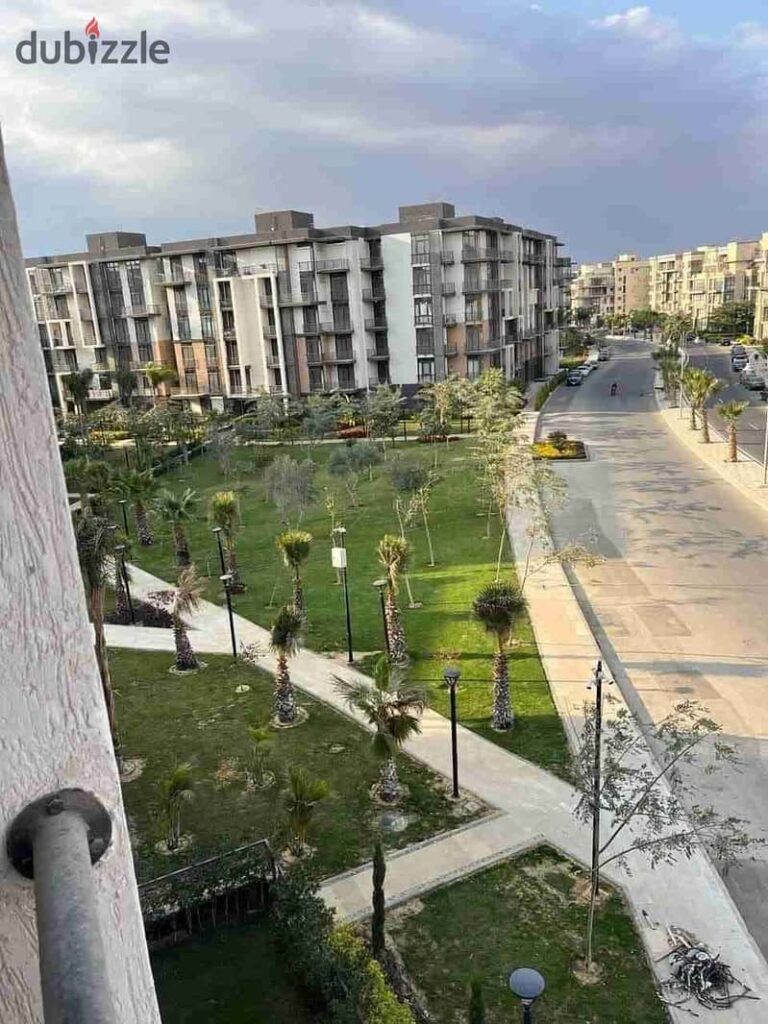 شقه للبيع فى مدينتى 103 متر فى B8 0