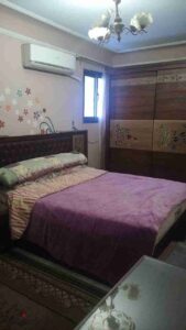 8,000 ج.م مفروش مندرة مكيف 2غرف وريسبشن قرب بحر