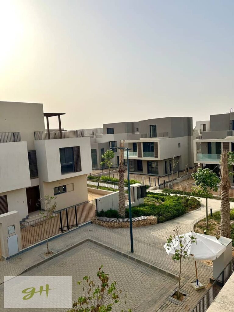 شقه ارضي مع حديقه للبيع في سوديك ايست بسعر لقطه متشطبه بالكامل 0