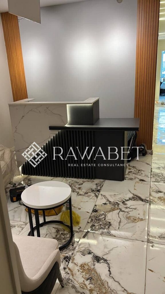 عيادة للايجار في زايد بلازا قلب الشيخ زايد  تشطيب كامل بالتكيفات  مساحة ٩٦ متر  ٣/٤ فرش  ٣ غرف  ريسبشن  ٢ حمام   مميزات المول :  1- في قلب الشيخ زايد 0