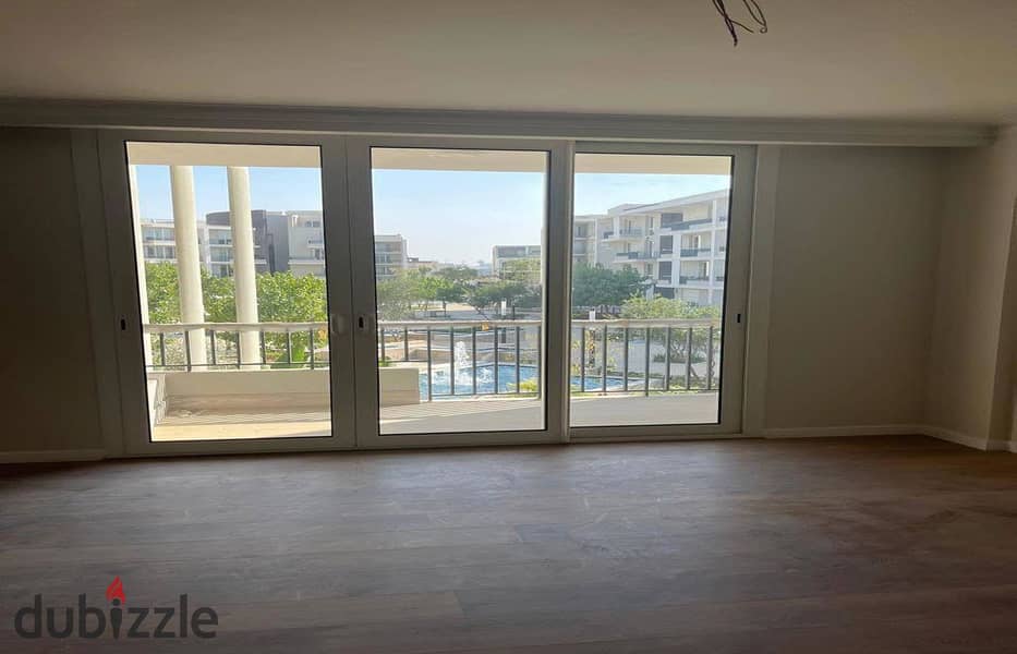 شقة تشطيب كامل فى بيراميدز هيلز اورا جوار نيو جيزة 0