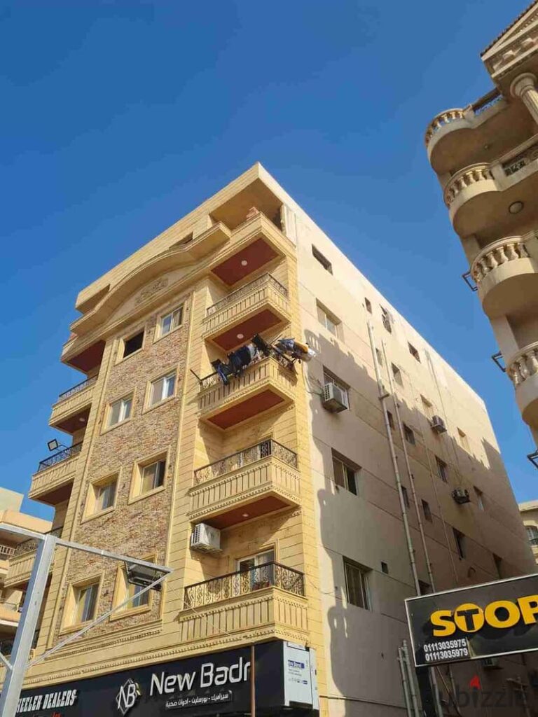 شقة للبيع على محور الحي التامن الرئيسي مباشرة امام مول فايف ستار 0