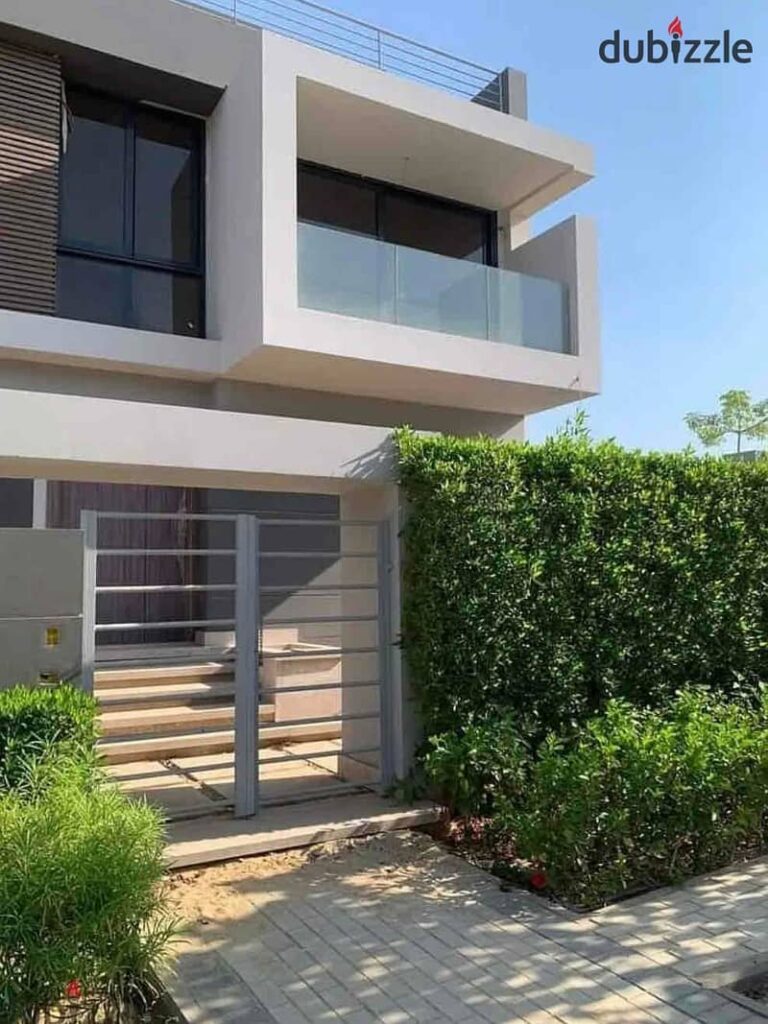 فيلا كورنر بسعر الطرح الاول مقدم مليون ١٠٠ في التجمع جنب لافيستا سيتي بالتقسيط 0