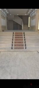 2,650,000 ج.م شقه تحفه سعر لقطه للبيع ١٨٦م ناصيه الغرف على شارع بجوار المستشفى العام