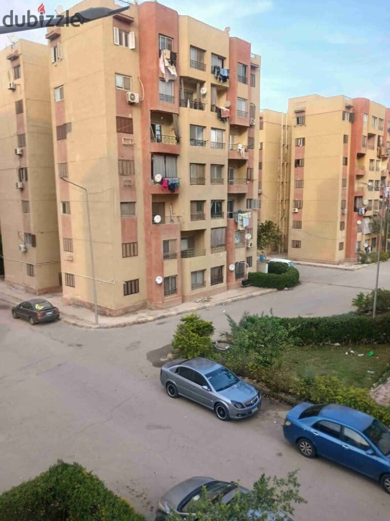 شقه للبيع كمبوند الفردوس امام دريم لاند ٩٦م موقع مميز بحري 0