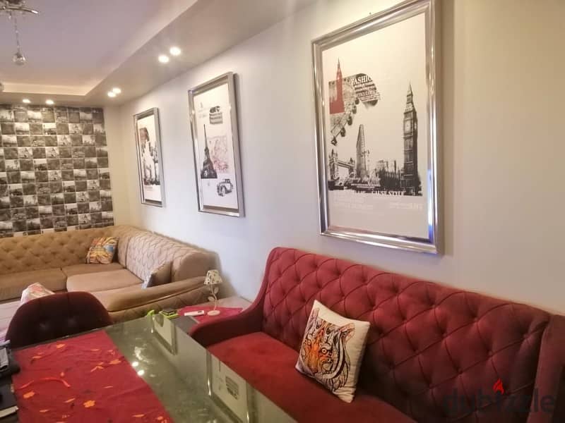 للايجار مفروش بمدينتي 107متر فرش مميز تشطيب خاص في B1 0