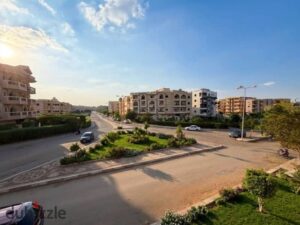 2,700,000 ج.م شقه ارضي بجاردن فيو جاردن تاني صف من طريق الشباب من المالك مباشرة 155م قسط سنتين امام سنتر و دار مصر ونادي جرين هيلز بمقدم 50%