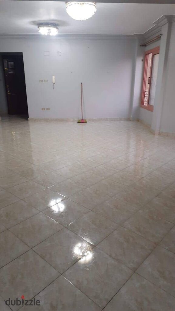 شقة لقطة للبيع سوبر لوكس 130م بموقع مميز  داخل كمبوند في الشيخ زايد 0