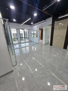 120,000 ج.م مكتي مميز للايجار بمدينتي في الايست هب تخصص شركات عقارات او شركات استريد وتصدير متشطب بالكامل ومكيف