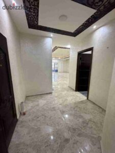 35,000 ج.م شقه للايجار الإداري بالمطبخ والتكيفات ٢١٠م مباشره علي شارع النوادي اللوتس الجنوبيه التجمع الخامس