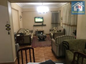 3,500,000 ج.م شقه لقطه للتمليك 120 م موقع متميز شارع زكريا عثمان متفرع من نجاتي سراج_الحي الثامن مدينه نصر