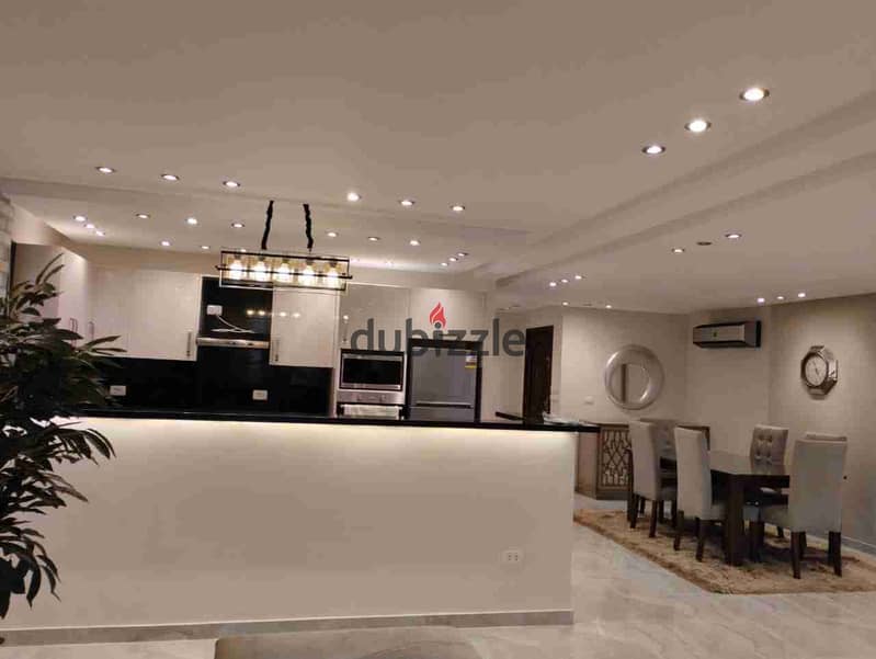 شقه مفروشه للايجار ٣غرف ٣حمام فى أميز مكان فى مدينه الجيزه شارع نادى الصيد بالدقى ويوجد لدينا اكتر من شقة مفروشة بالكامل الدقى والمهندسين والزمالك للتواصل 01069048391 0