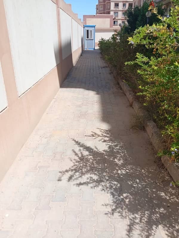 شقه بكمبوند الربيع محور البوليفارد امام مونتن فيو - ١٣٠ م 0