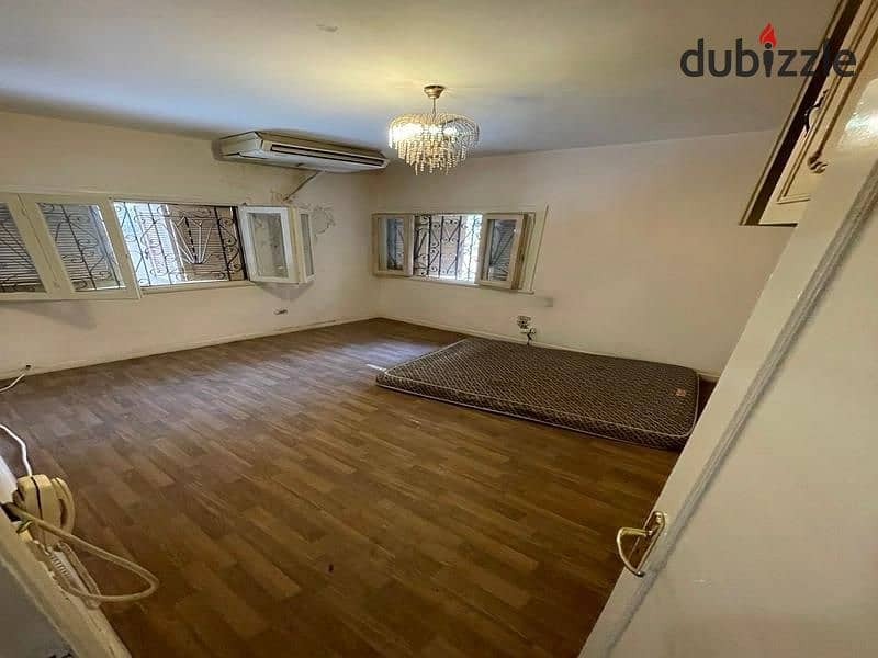 شقة للايجار سكني 160متر بالمطبخ والتكييفات الدور الارضي بحديقة 0