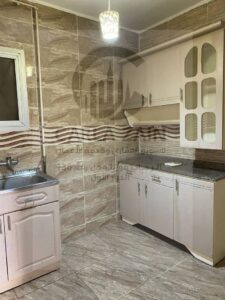 22,000 ج.م شقة للإيجار قانون _أمام السوق القديم مباشرة _دور أول_مطبخ خشب_وحدات إضاءة _دش _تليفون _وإنترنت