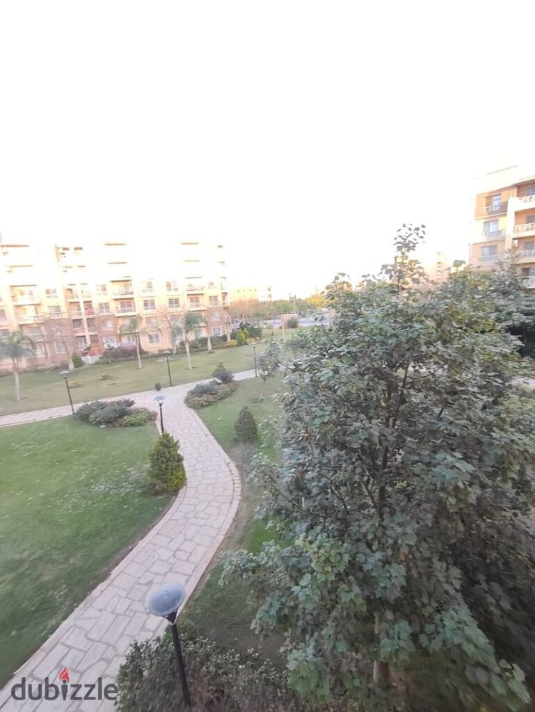 مدينتي للايجارشقة 96 م بال b11 خطوات من اول سيزونز بارك  والخدمات 0
