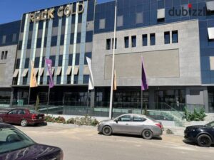 32,000 ج.م محل21م جديد سوبر لوكس بالتكيفات بمول روك جولد – بالجولدن سكوير حى اللوتس