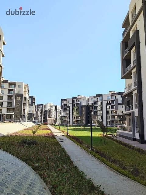 للبيع شقه متشطبه بالكامل 130 متر في جنه اكتوبر بالقرب من مول العرب بالتقسيط 0