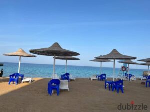 7,100,000 ج.م شقة مفروشة بالكامل مكونة من غرفتي نوم في منتجع جوليانا بيتش – شاطئ رملي مباشر، في الغردقة