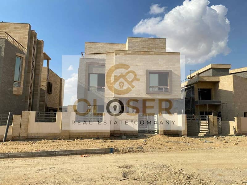 اخر فيلا حجز و تعاقد للبيع في تاج سيتي ع طريق السويس بالتقسيط 0