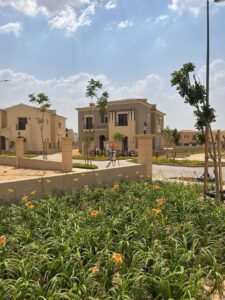 22,730,000 ج.م شقه للبيع في CITY GATE في قلب جولدن سكوير متشطبه بالكامل بمقدم 5% فقطط و هتقسط علي 8 سنين من غير اي زياده في السعر